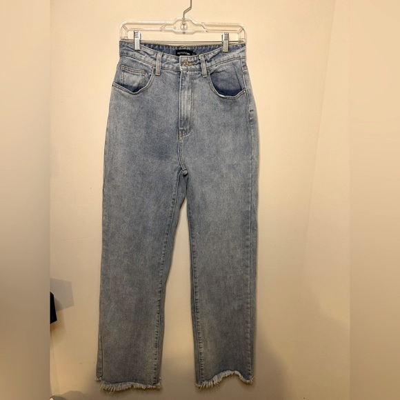 PrettyLittleThing light blue wash long leg jeans with raw hem- size 6 - Picture 1 of 10